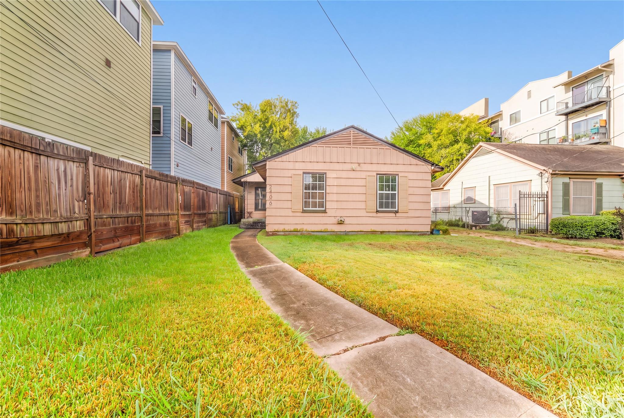 2406 Charleston Street — photo