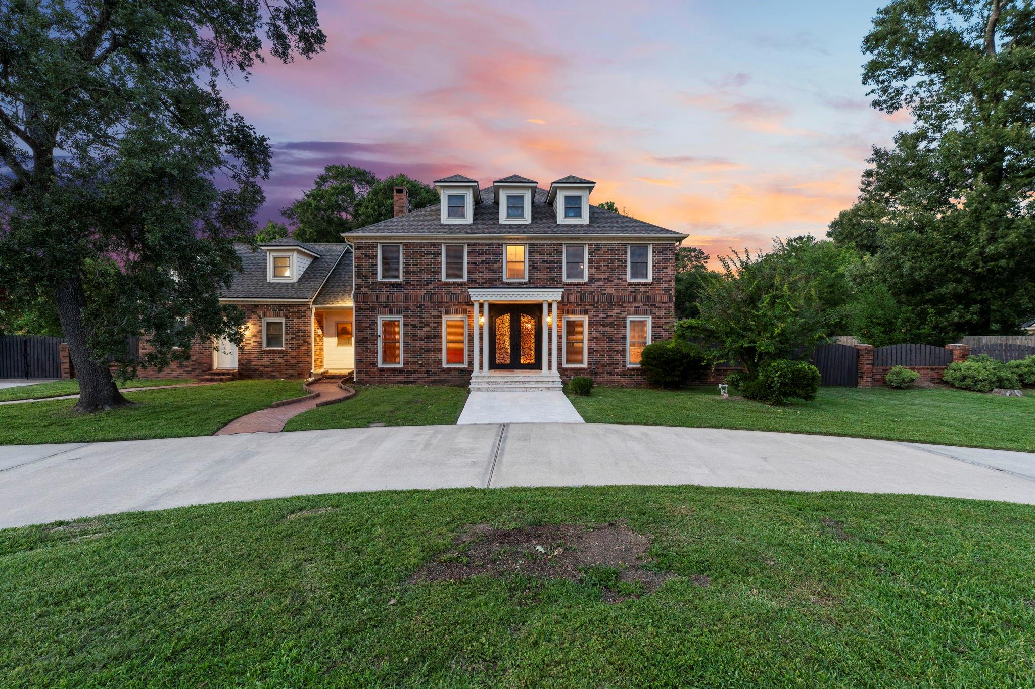 1514 Country Club Drive — photo