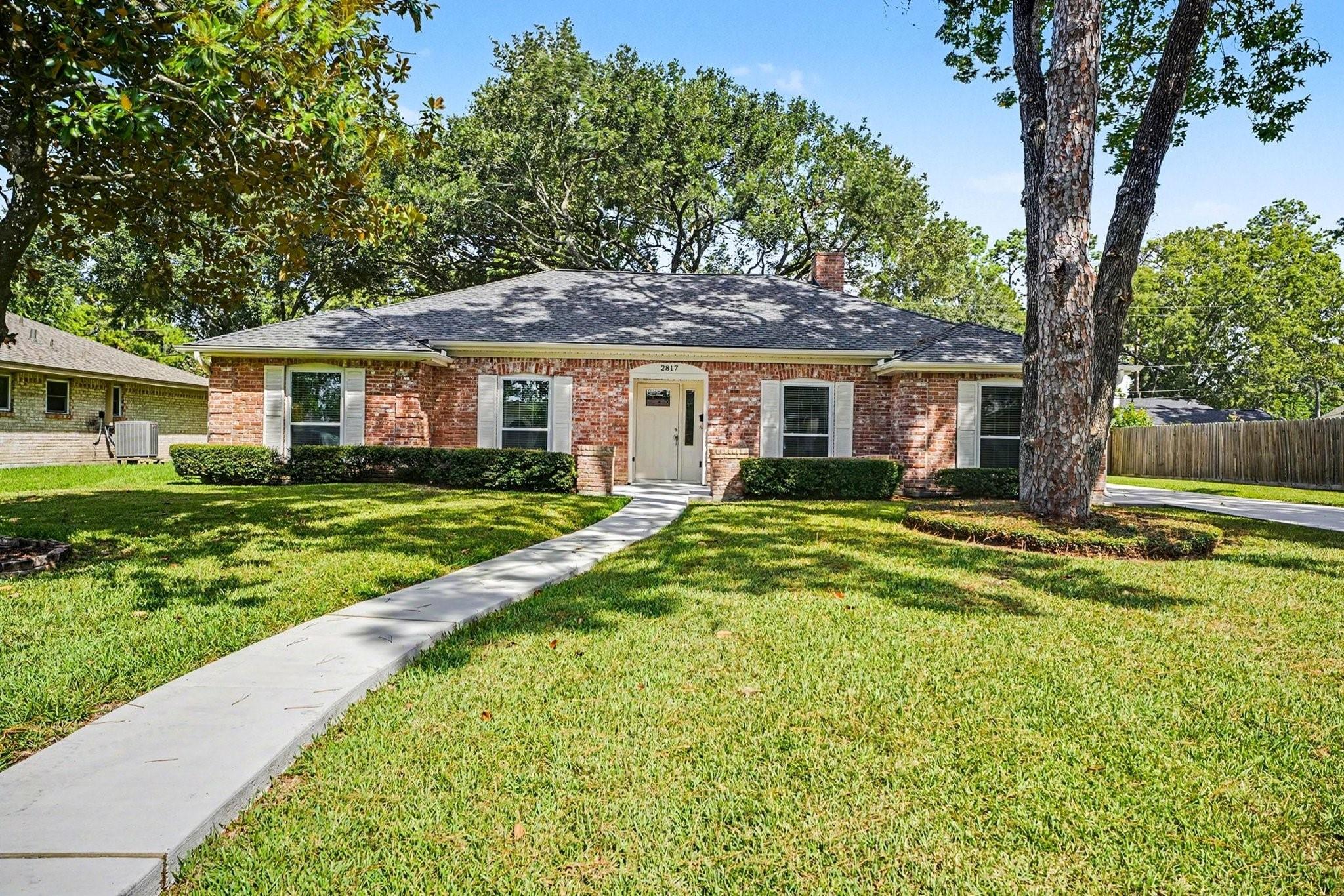 2817 Frostwood Circle — photo