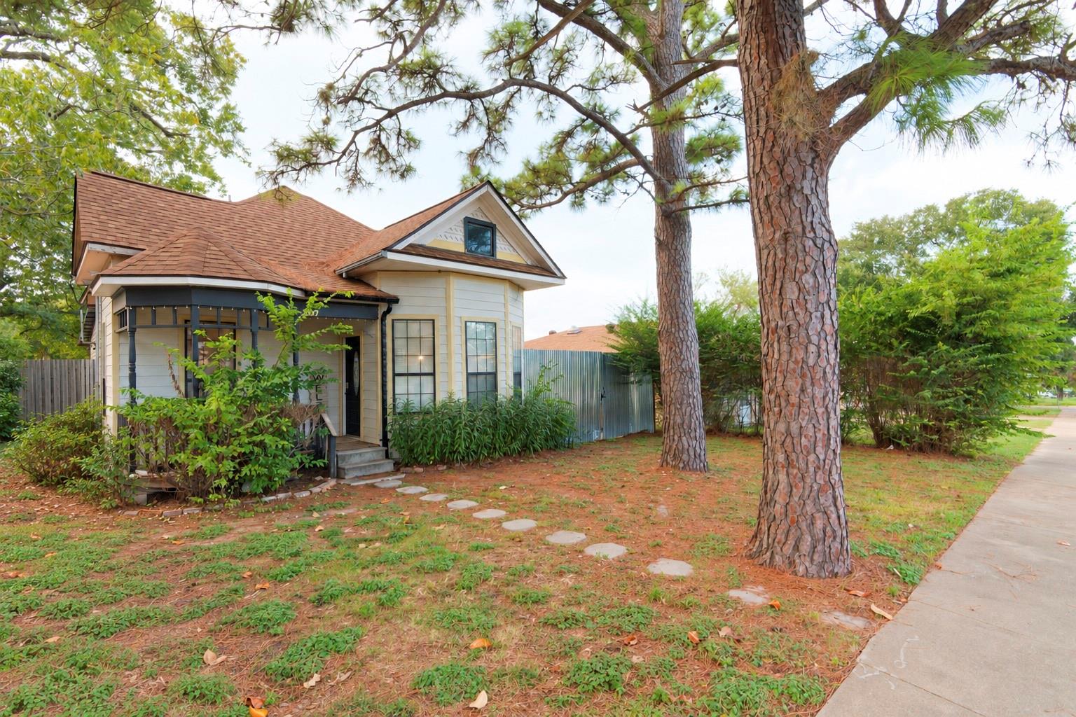 207 Rippetoe Street — photo