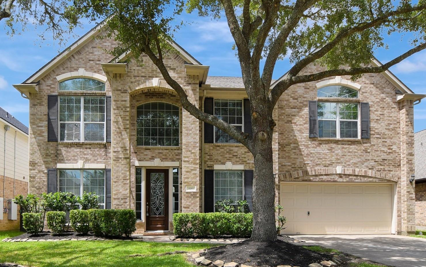 810 Almond Pointe — photo