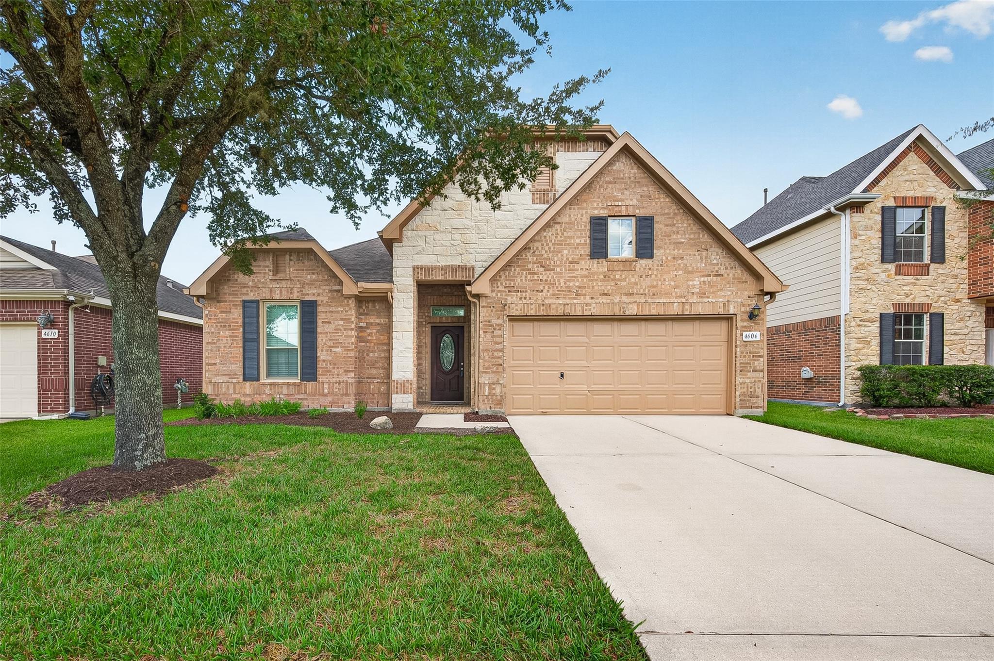 4606 E Meadow Drive — photo