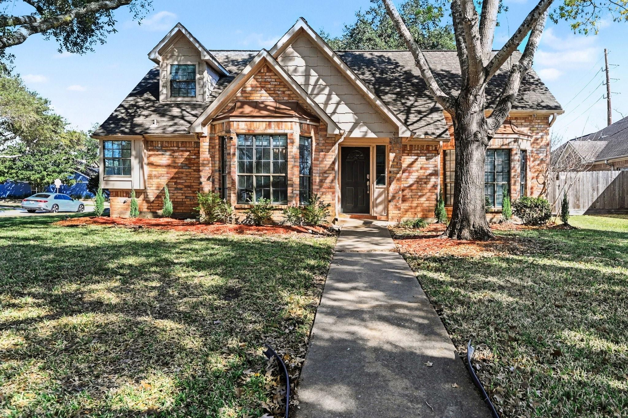 930 Bent Creek Court — photo