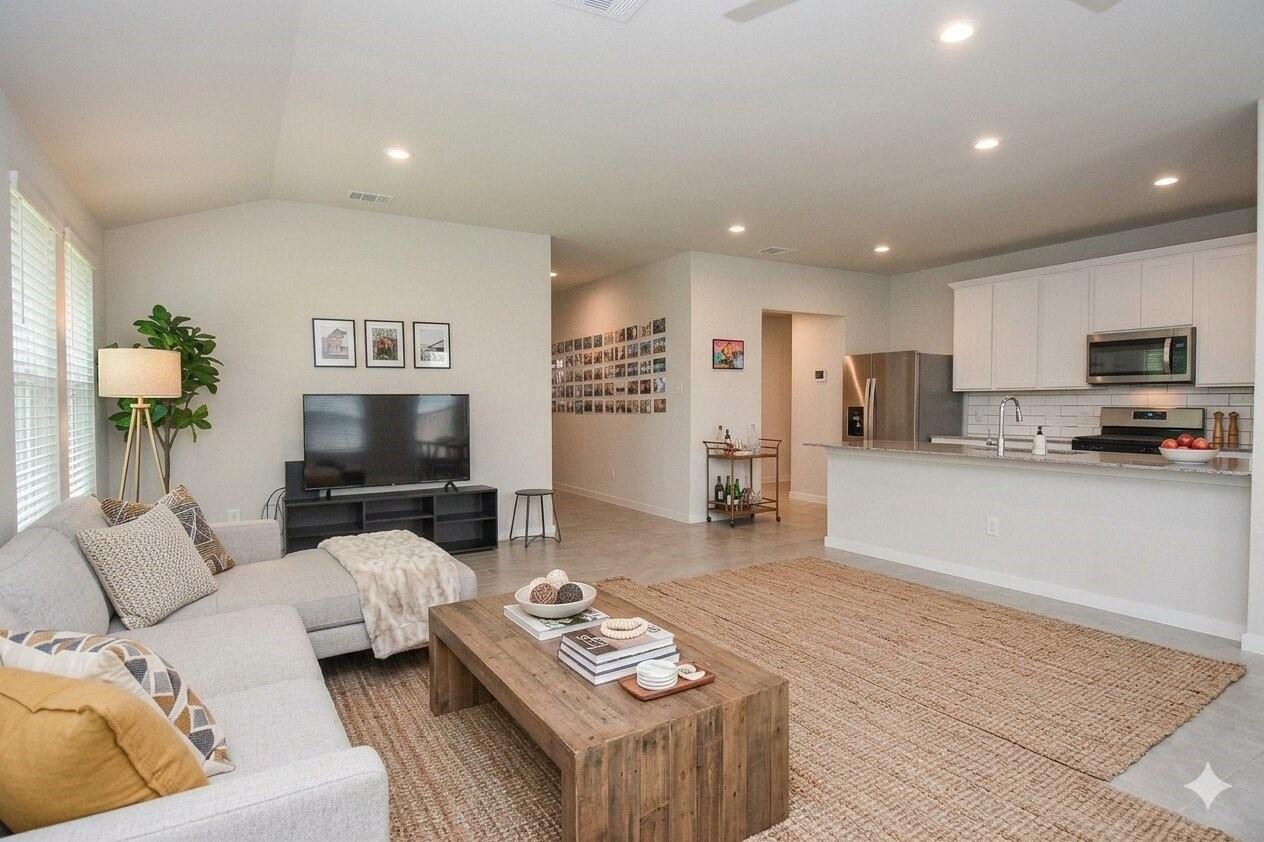 7422 Ramsgate Cliff Lane — photo