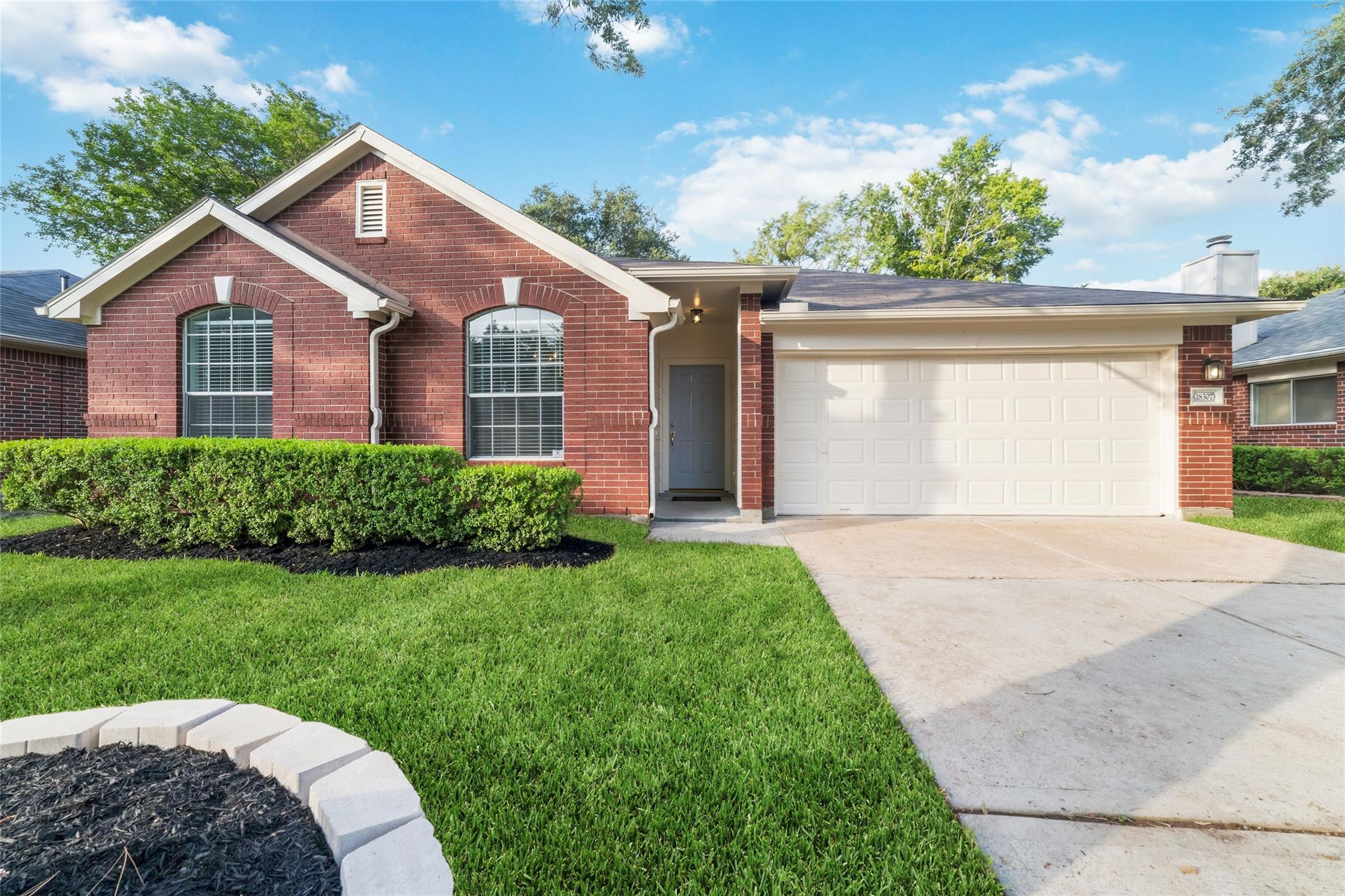 18307 Cobblestone Drive — photo