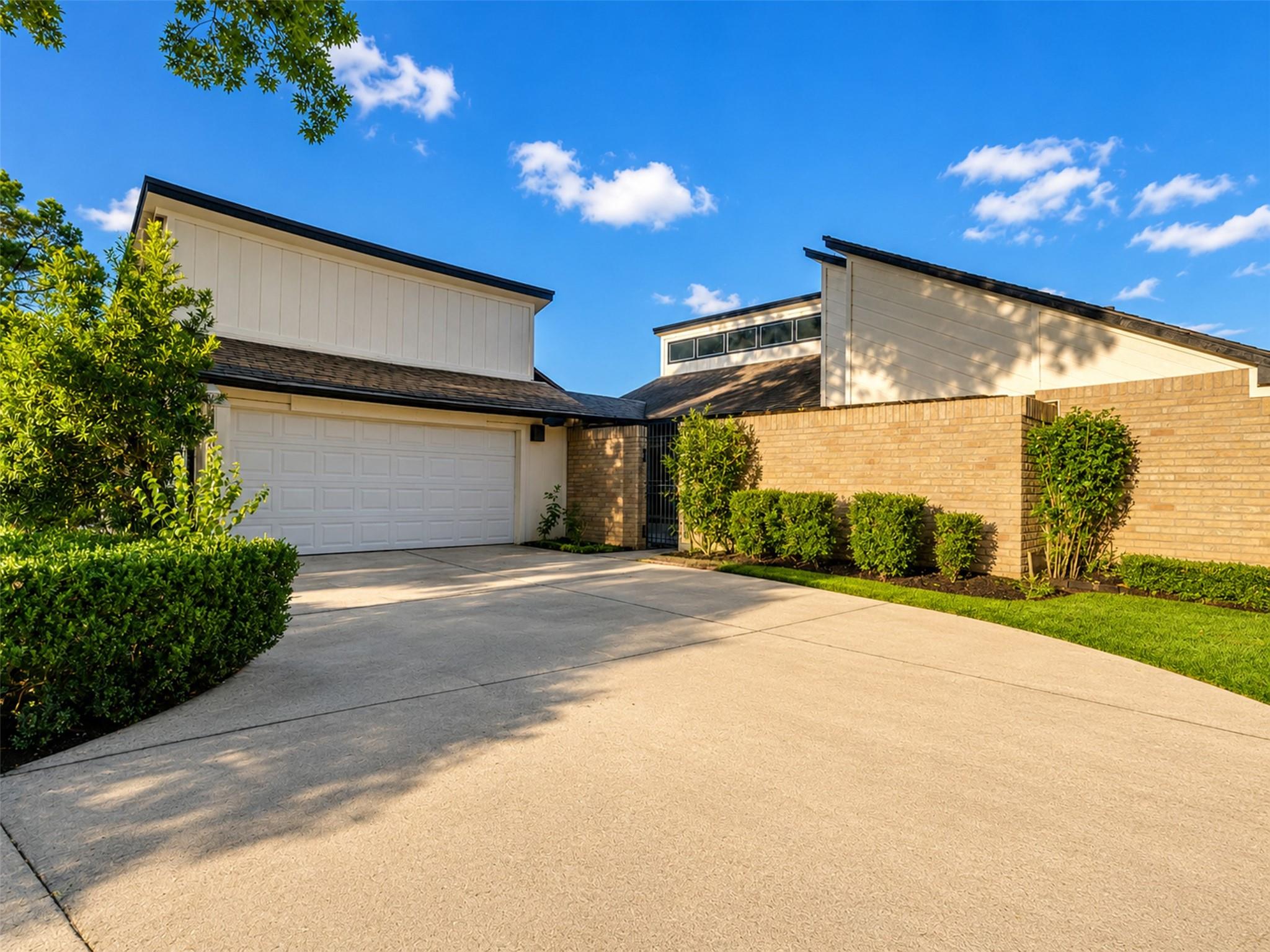 4546 Hickory Downs Drive — photo