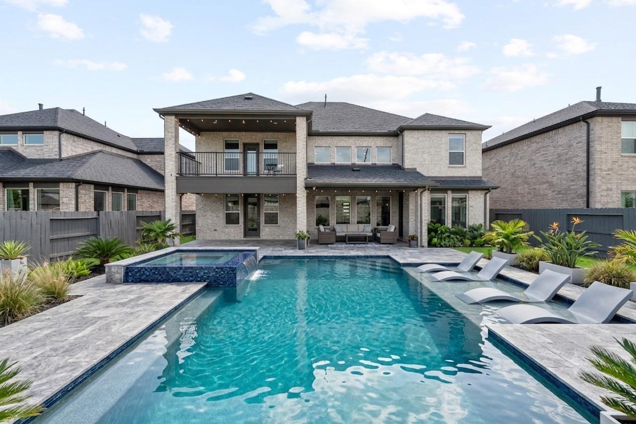 8930 Shelford Bay Lane — photo