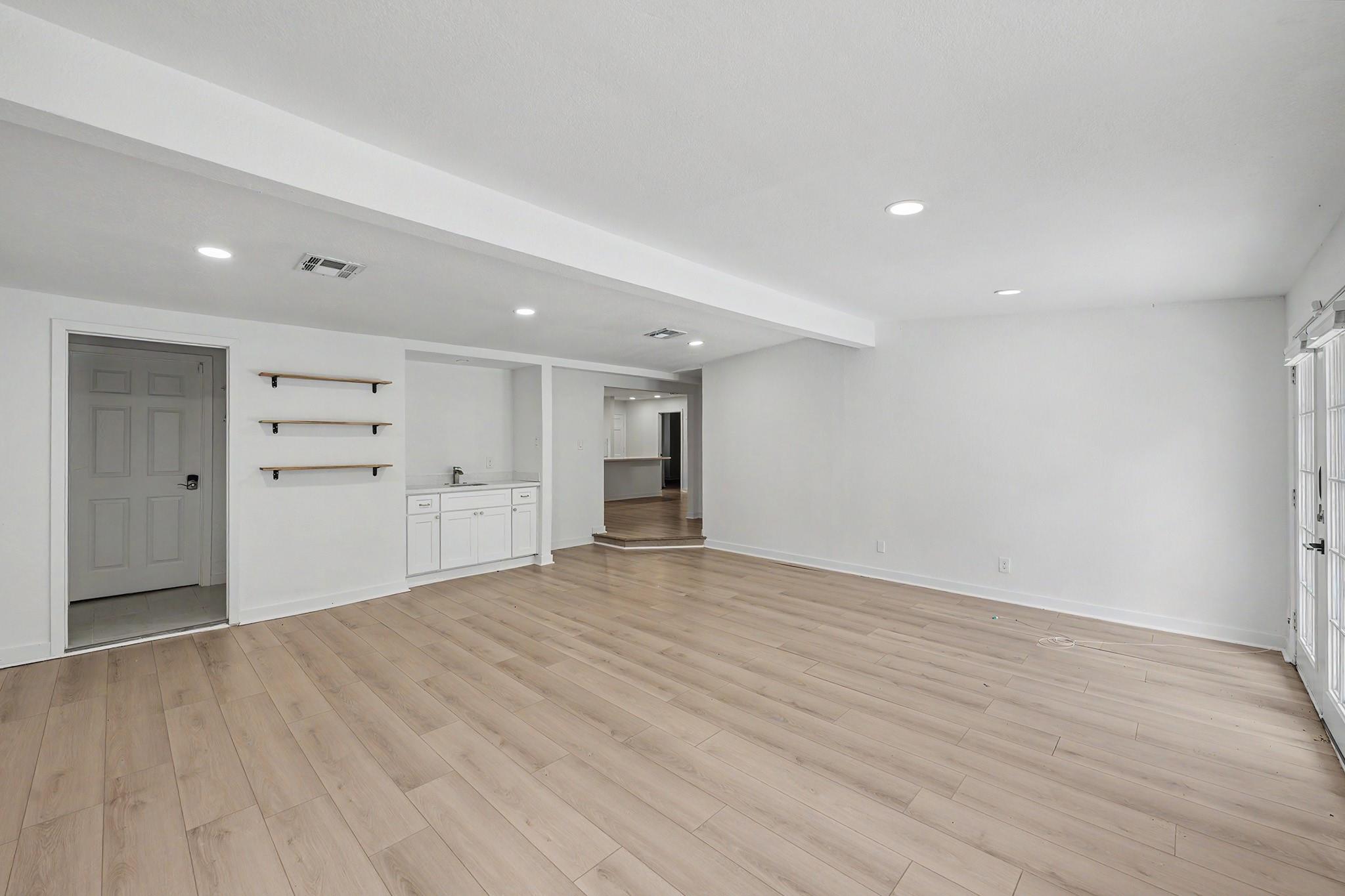 7007 Sharpview Drive, Houston, TX 77074 — photo 3