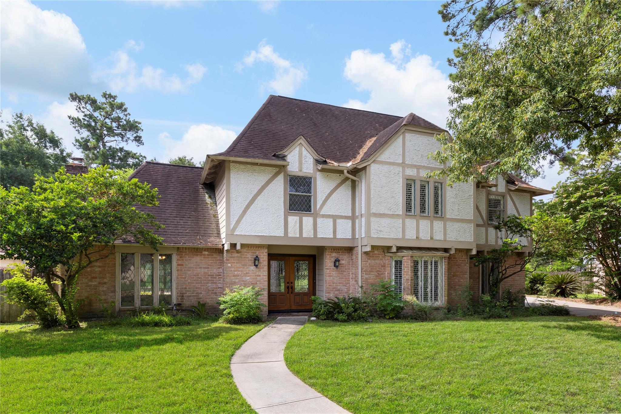 8215 Winding Hill Lane — photo
