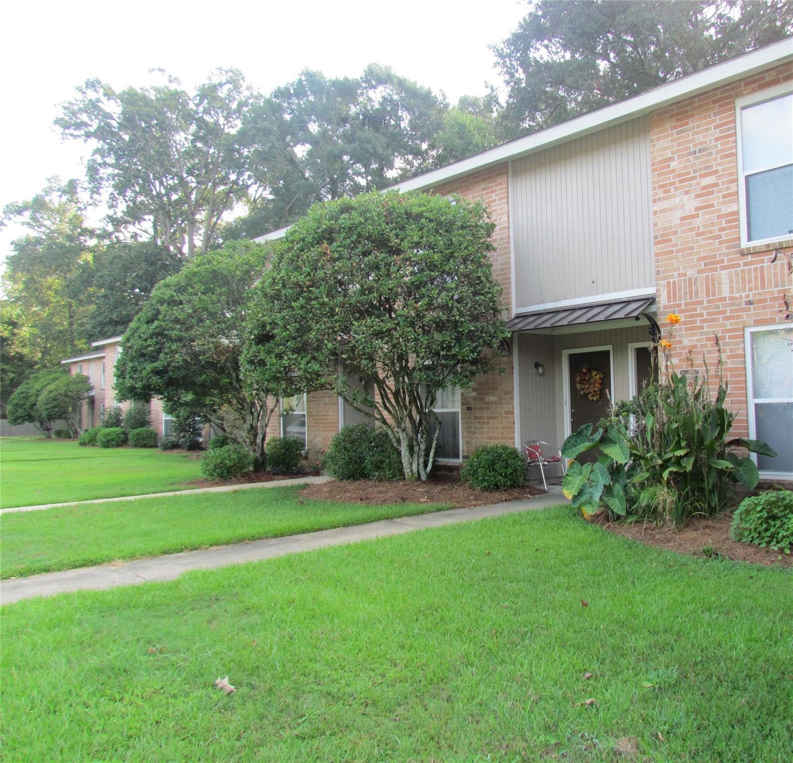 16161 Tiger Bend Road — photo