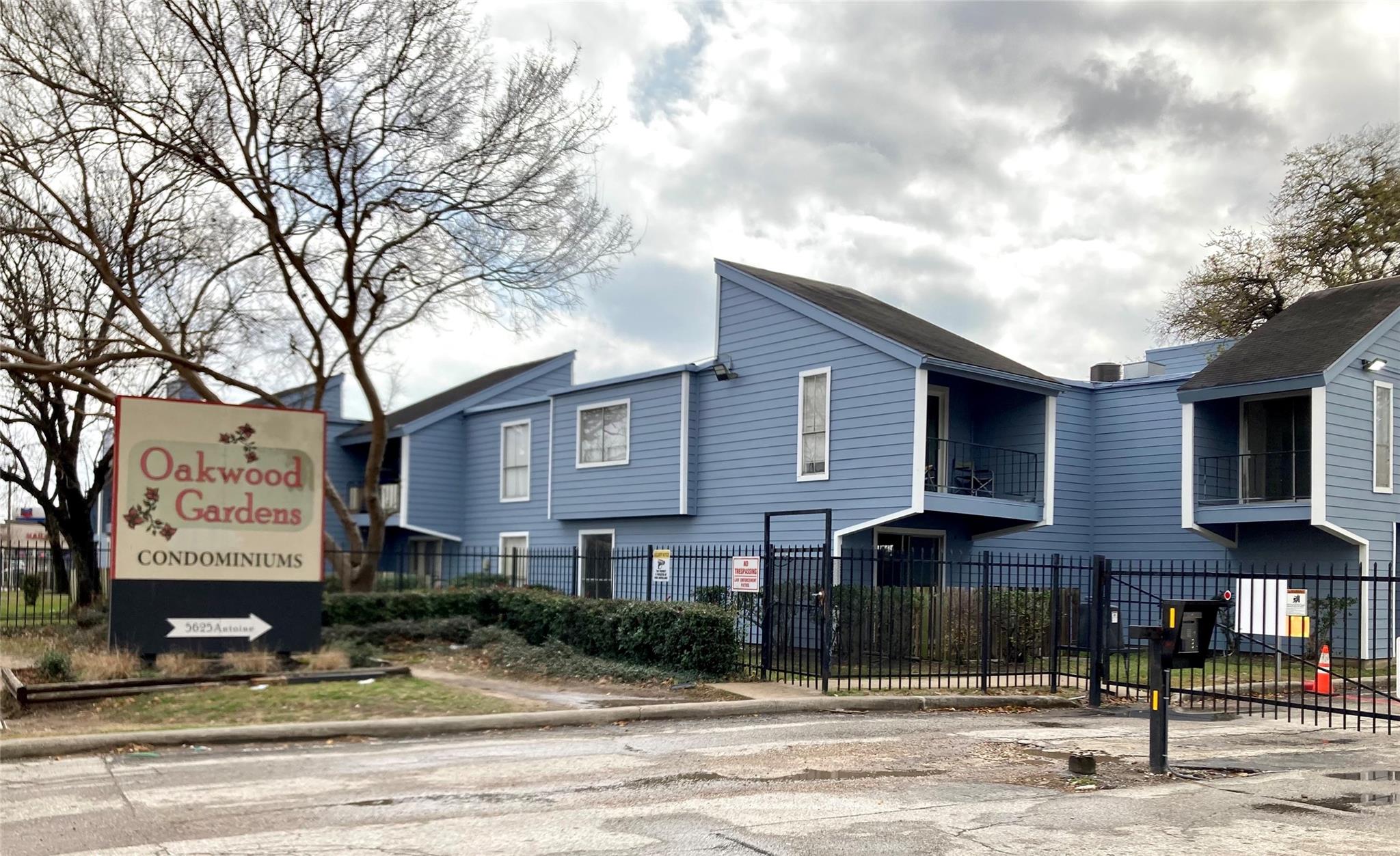 5625 Antoine Drive #415 — photo