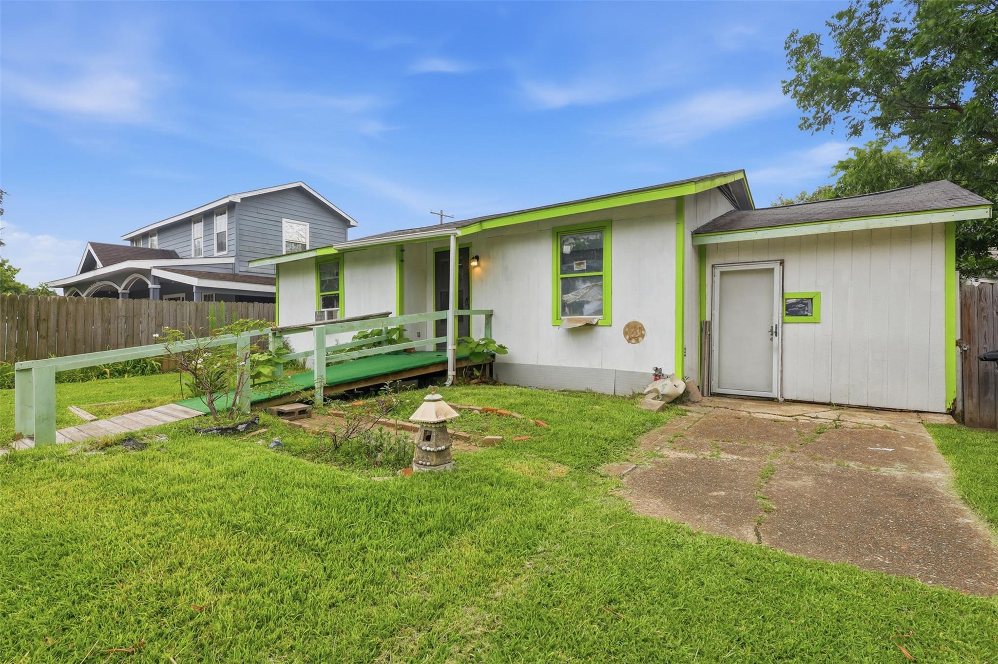 1914 Santa Rosa Street, Houston, TX 77023 — photo 2
