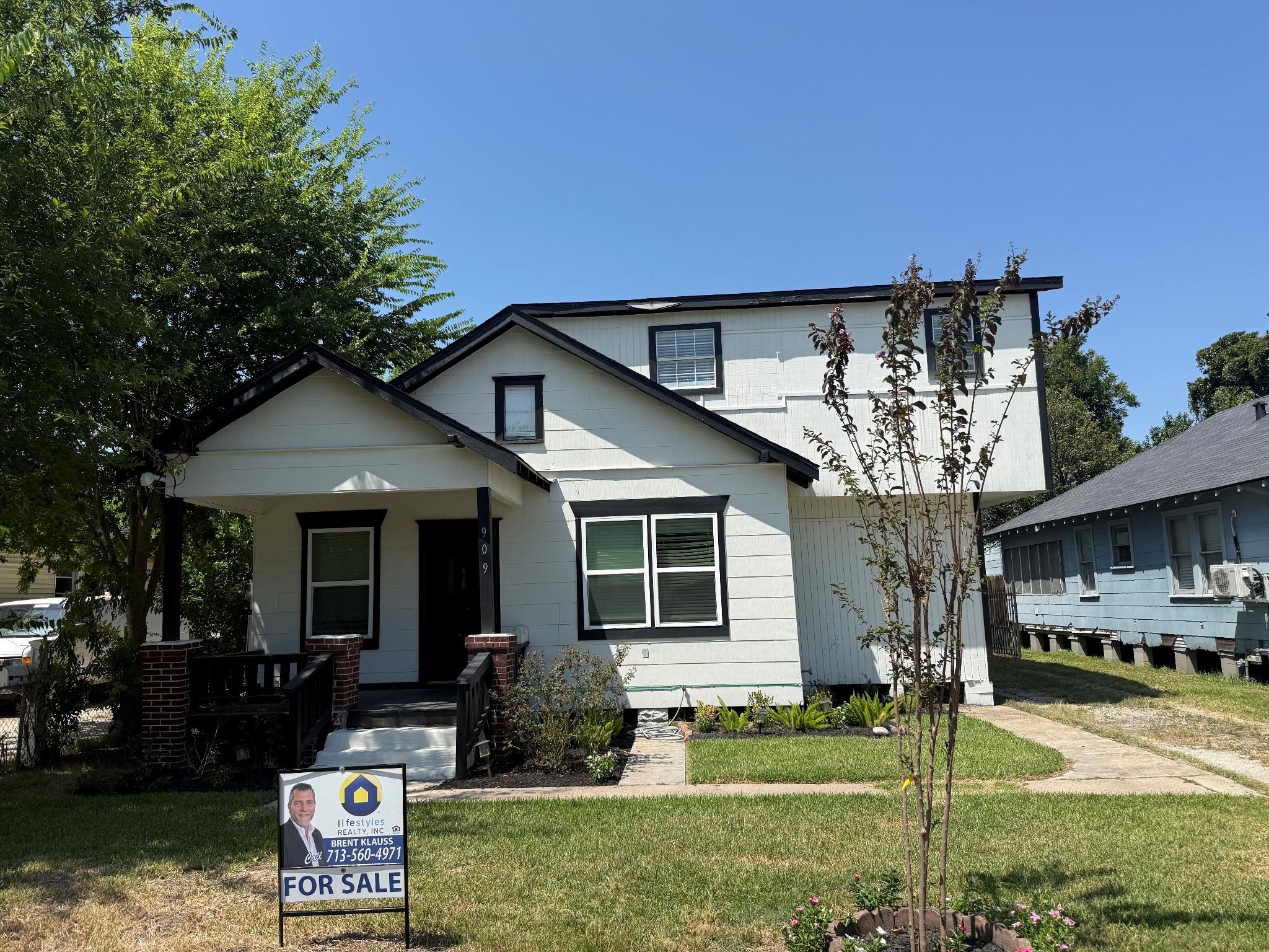 909 King Street — photo