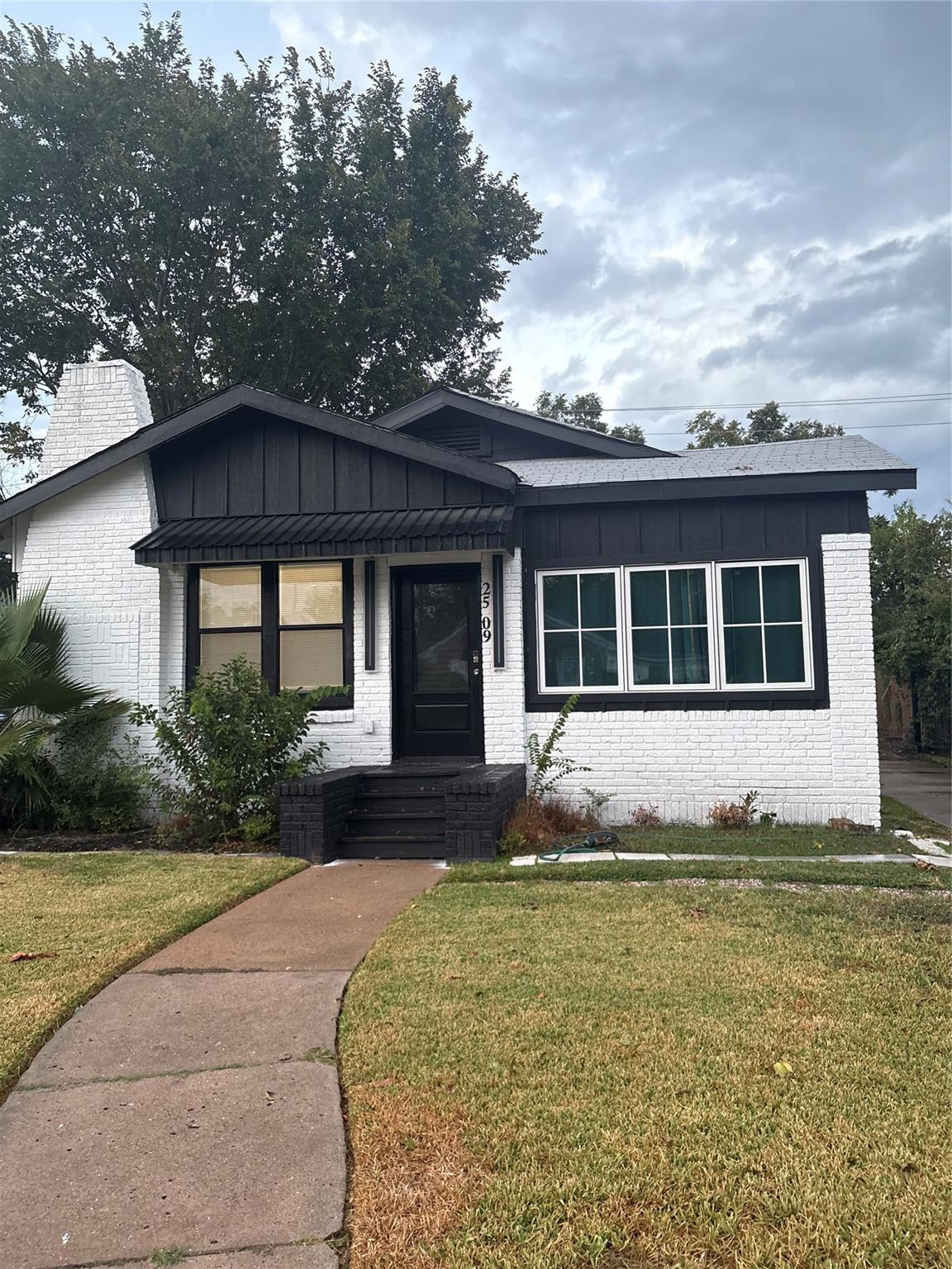 2509 Ruth Street — photo
