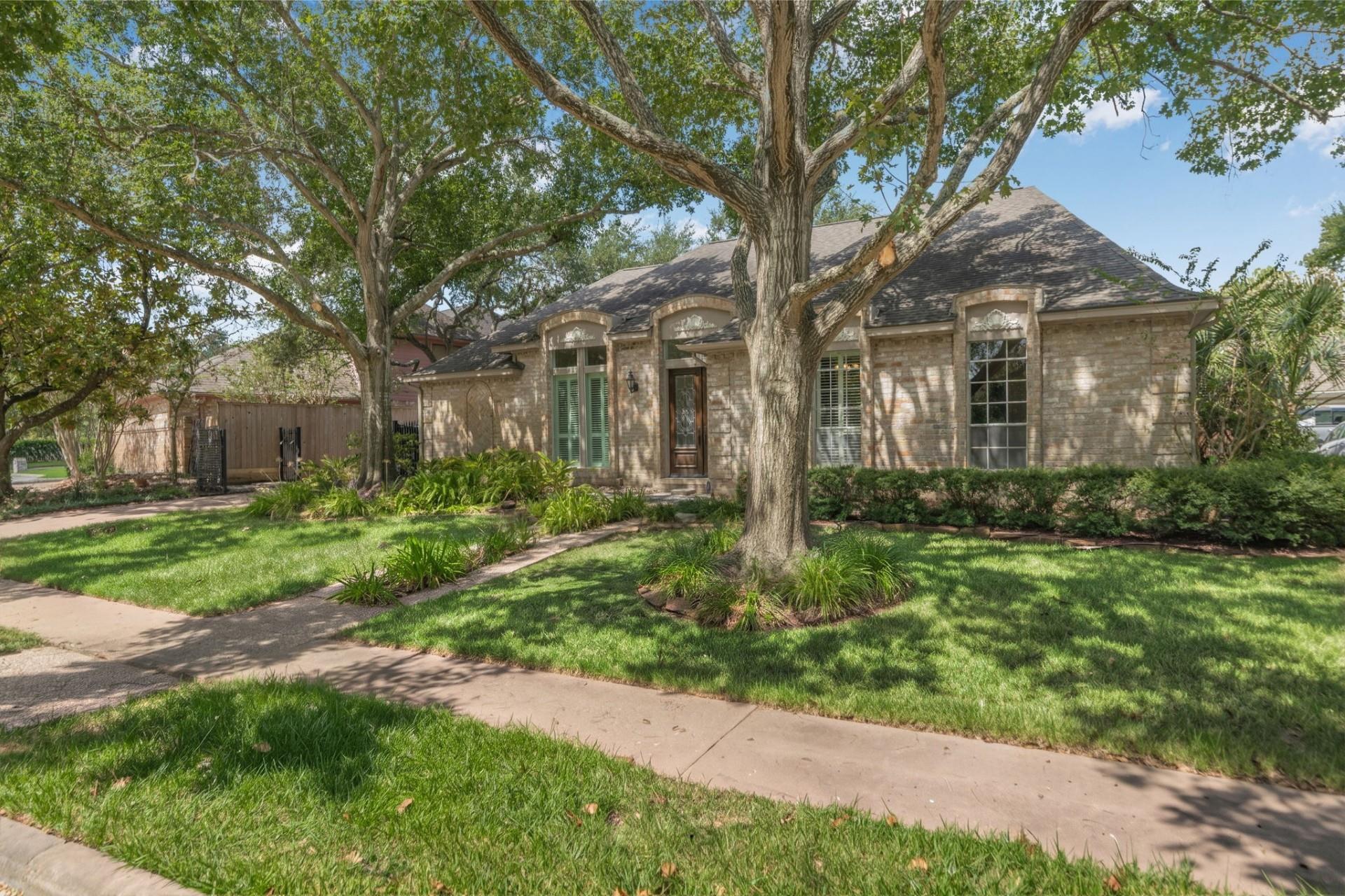 12214 Maple Rock Drive — photo