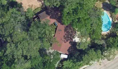 202 Pine Hollow Lane — photo