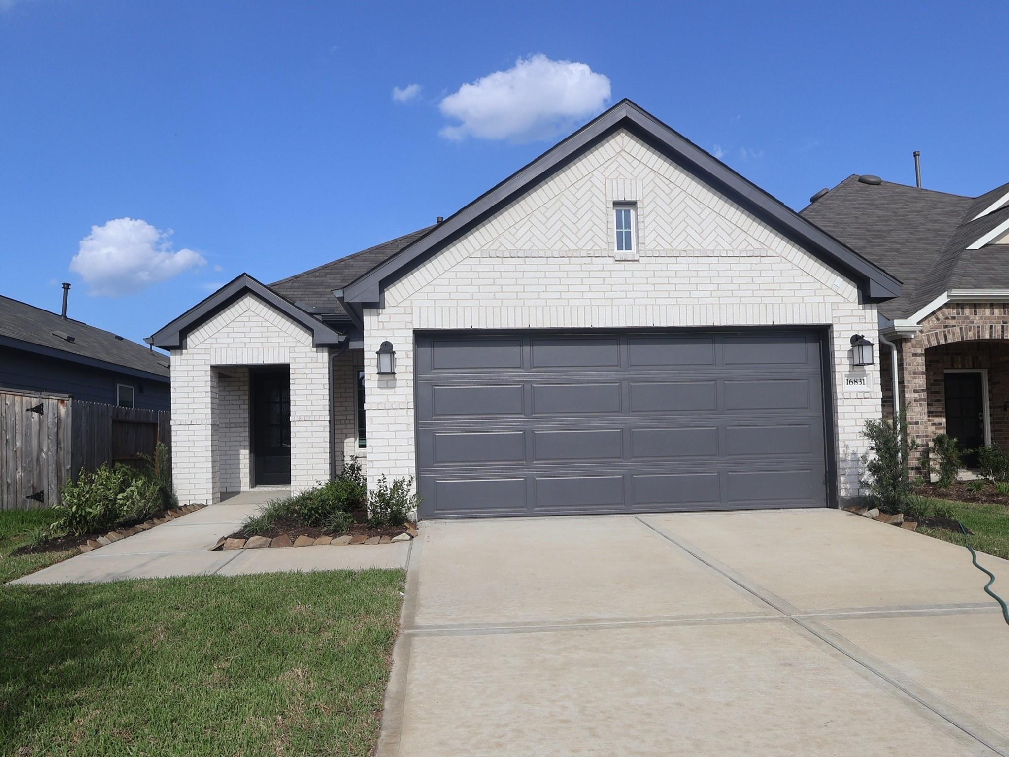 16831 Cockspur Hawthorn Lane — photo