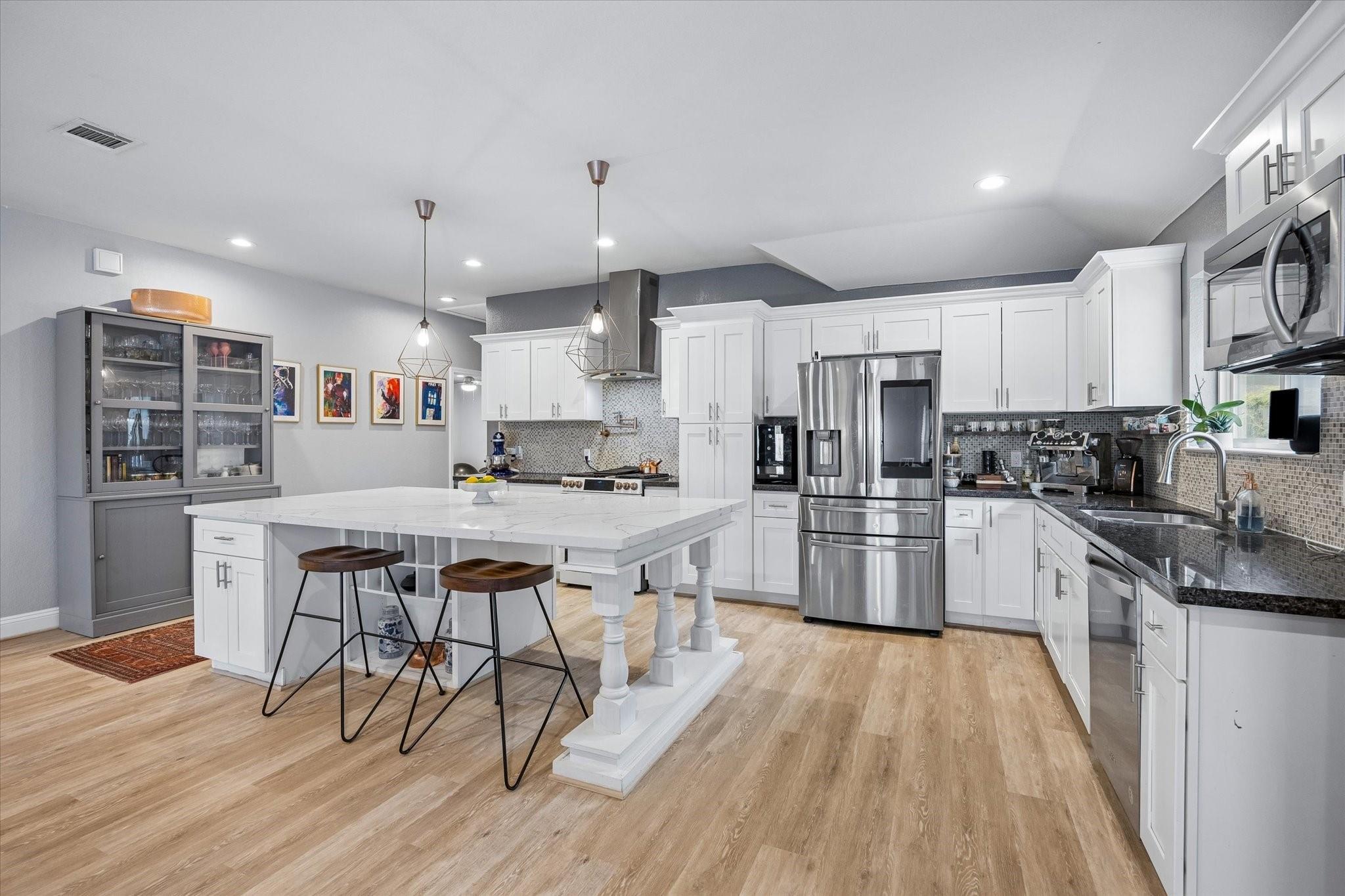 1310 Elliston Street — photo
