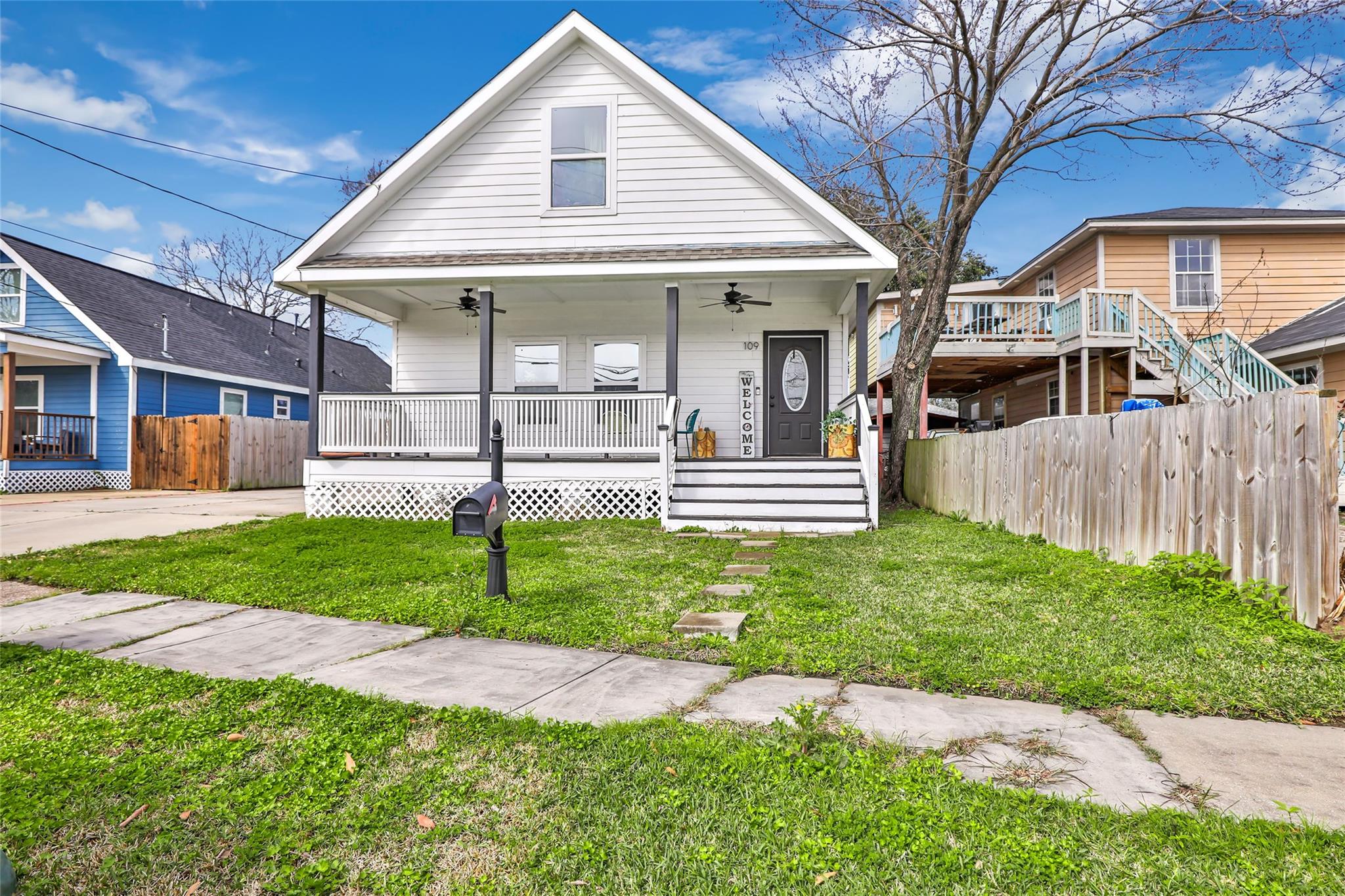 109 N Super Street — photo