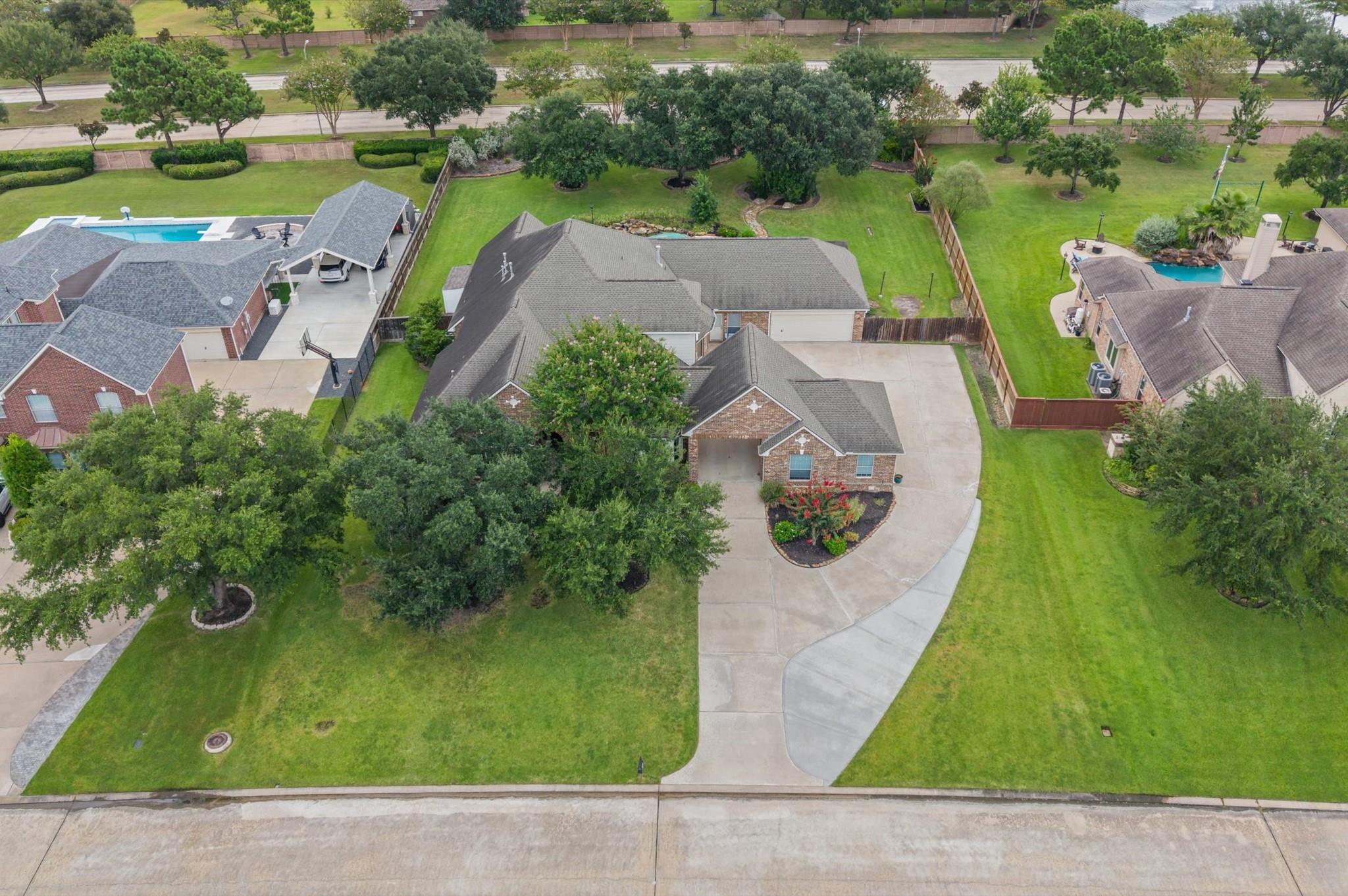 17202 Ledgefield — photo