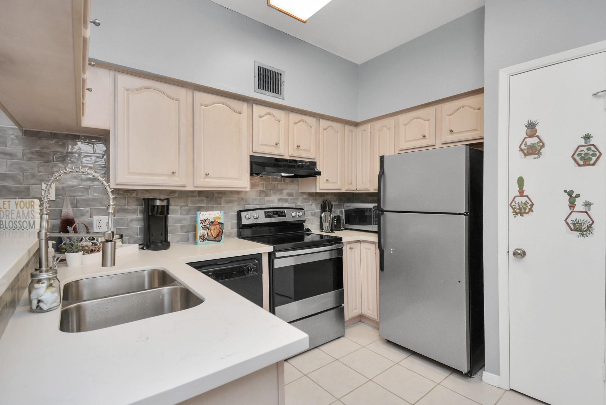 2626 Holly Hall Street #1207 — photo