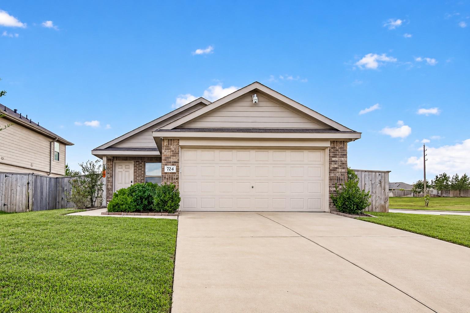 724 Larkspur Shadow Drive — photo