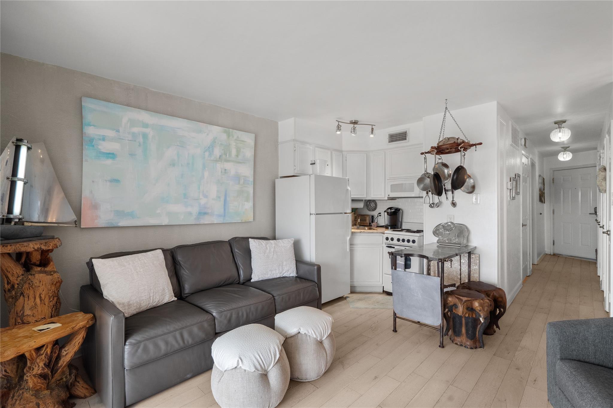 6102 Seawall Boulevard #290 — photo
