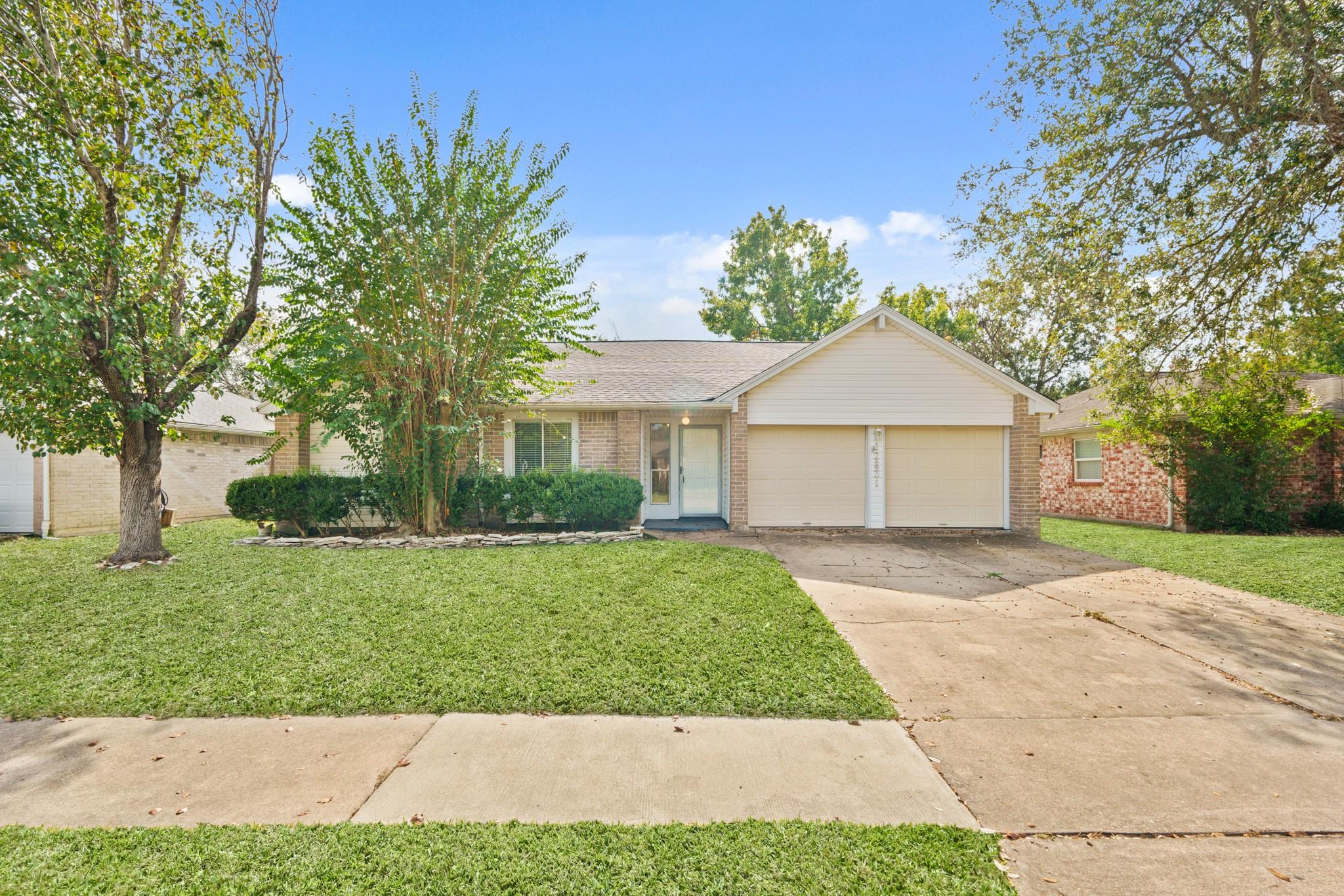 12831 Newberry Street — photo