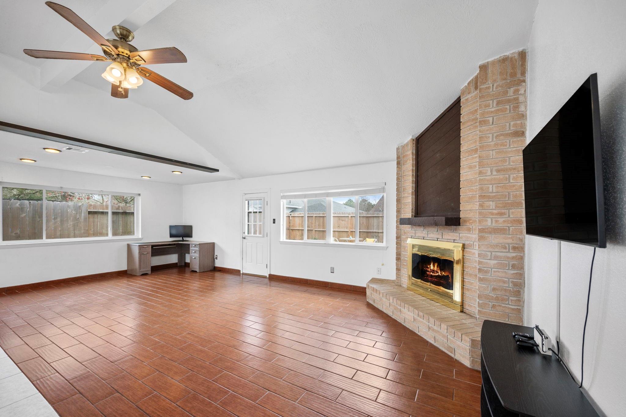 2327 Colonial Ridge Drive, Friendswood, TX 77546 — photo 2