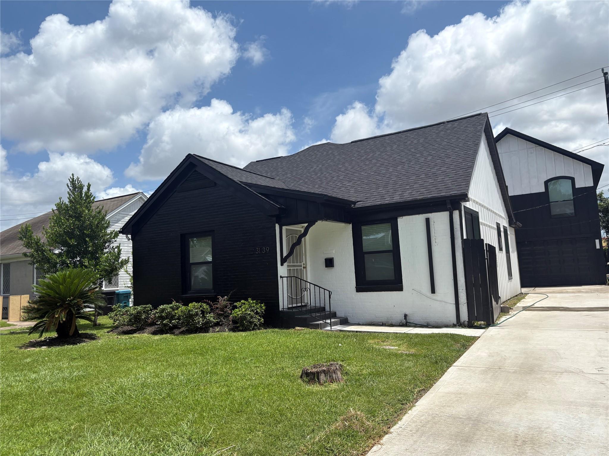 3139 Oakdale Street — photo