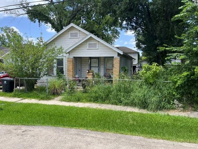 833 Wilkes Street — photo