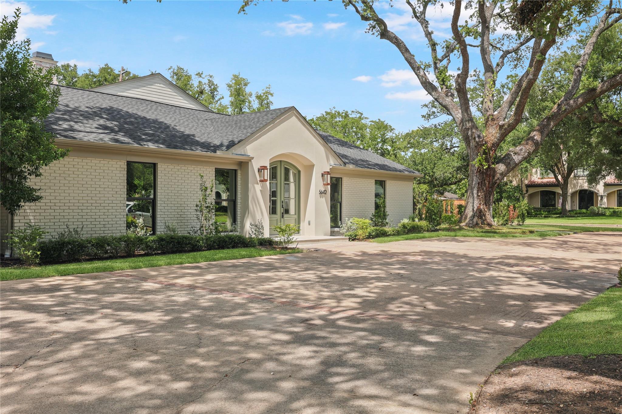 5642 Pine Forest Road — photo