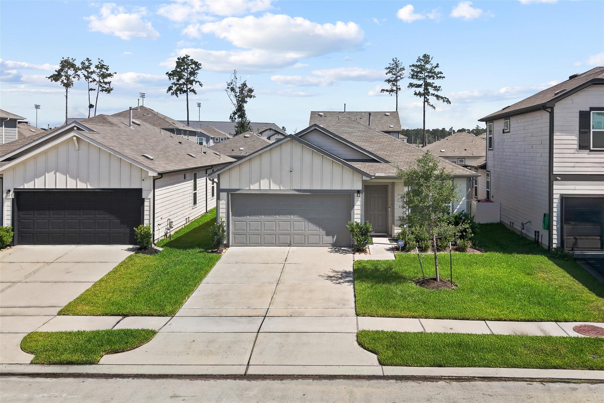 23526 Glenbuck Street — photo