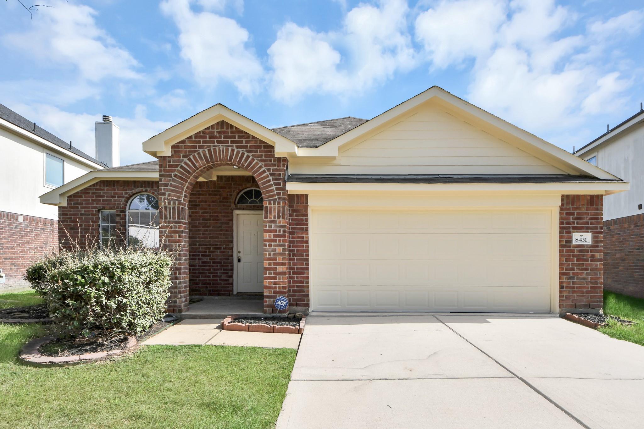 8431 Taraglen Court — photo