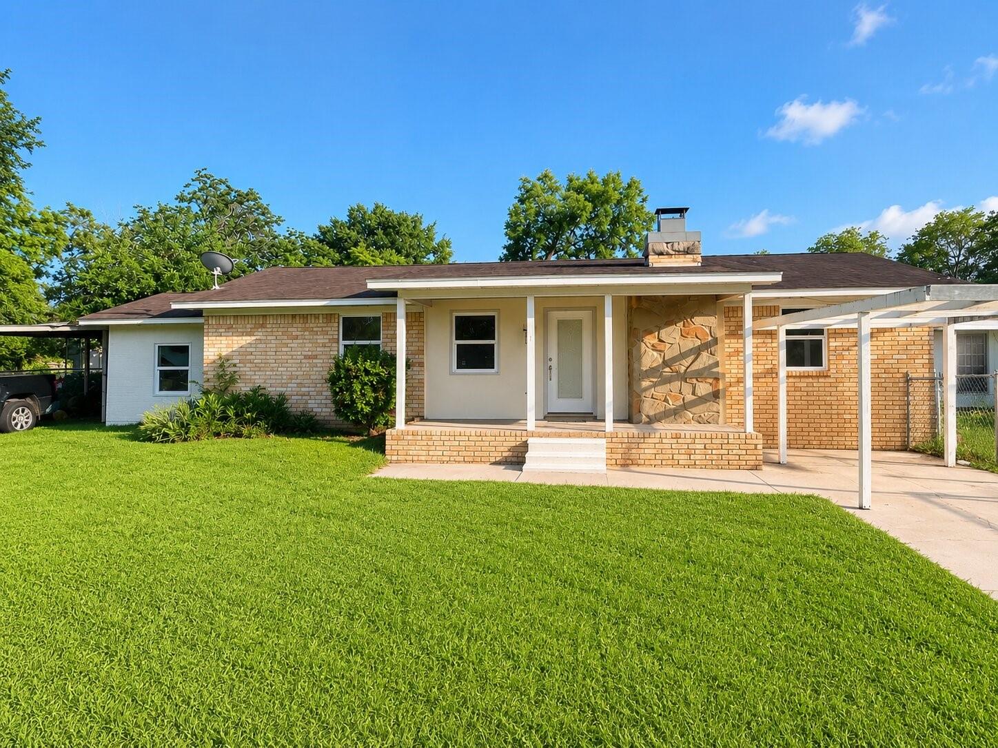 513 W Texas Street — photo