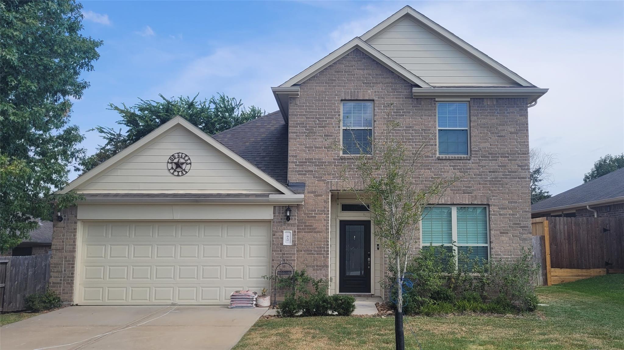 610 Lake View Drive — photo