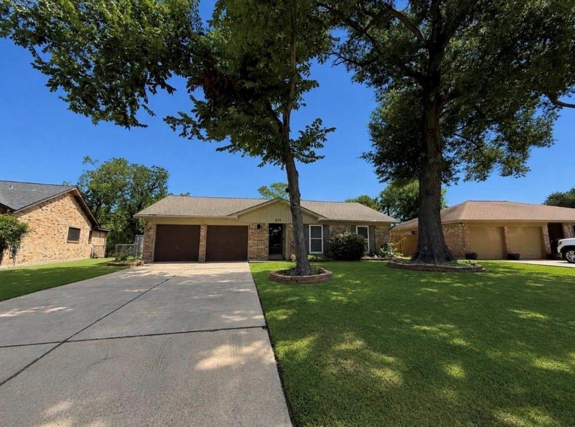 670 Fawn Drive — photo