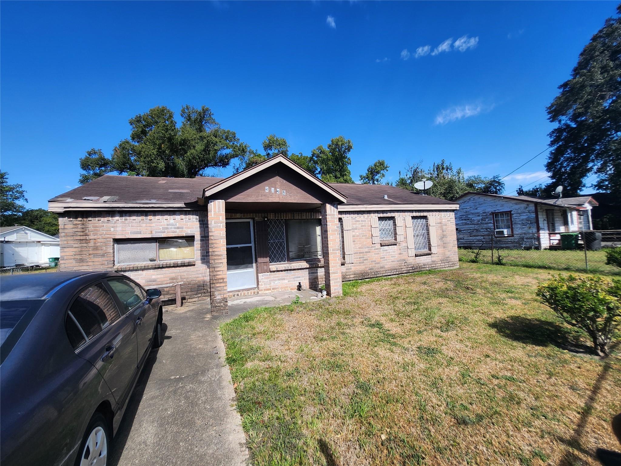1024 North Lane — photo