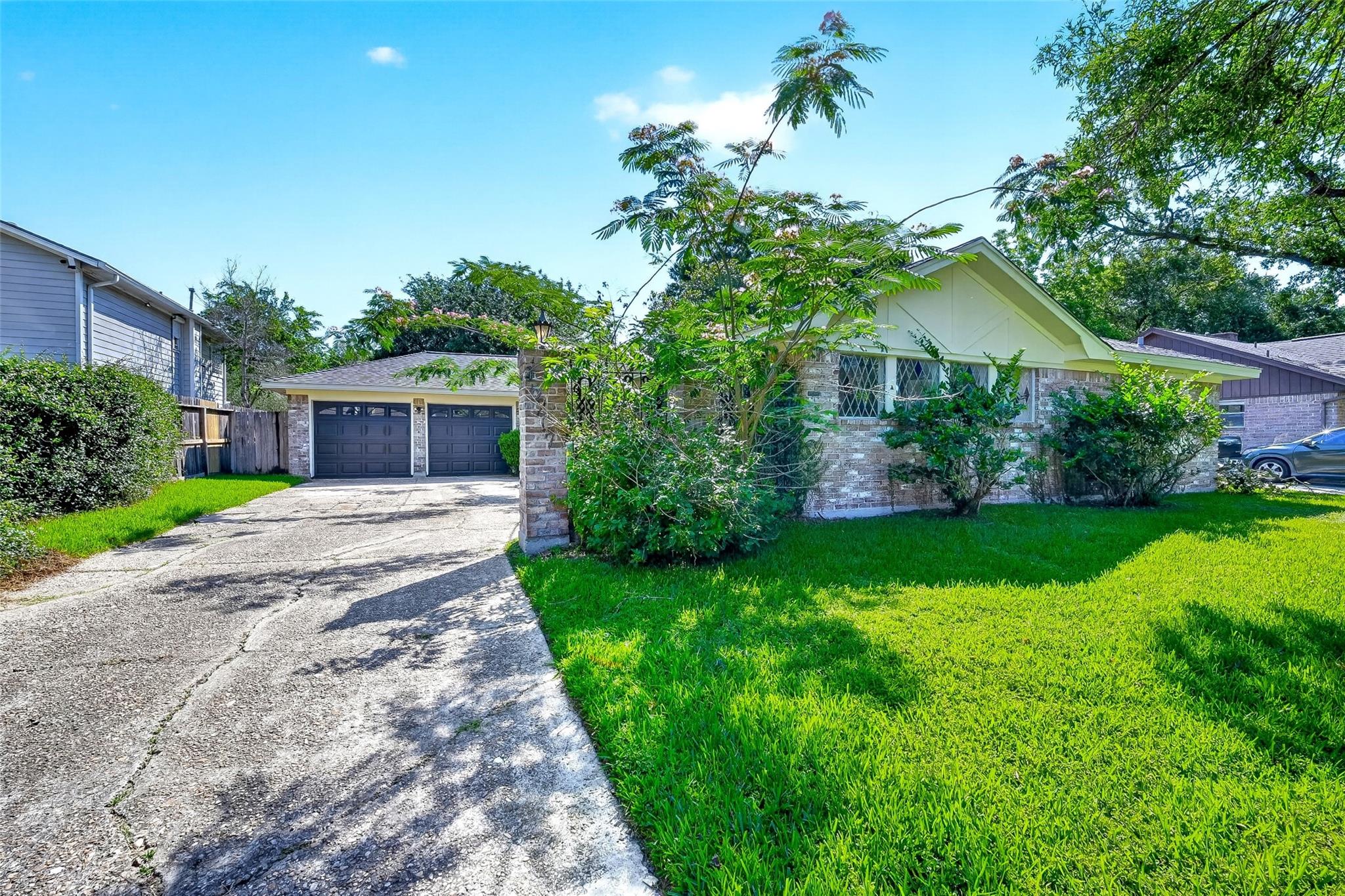 15207 Pleasant Valley Road — photo