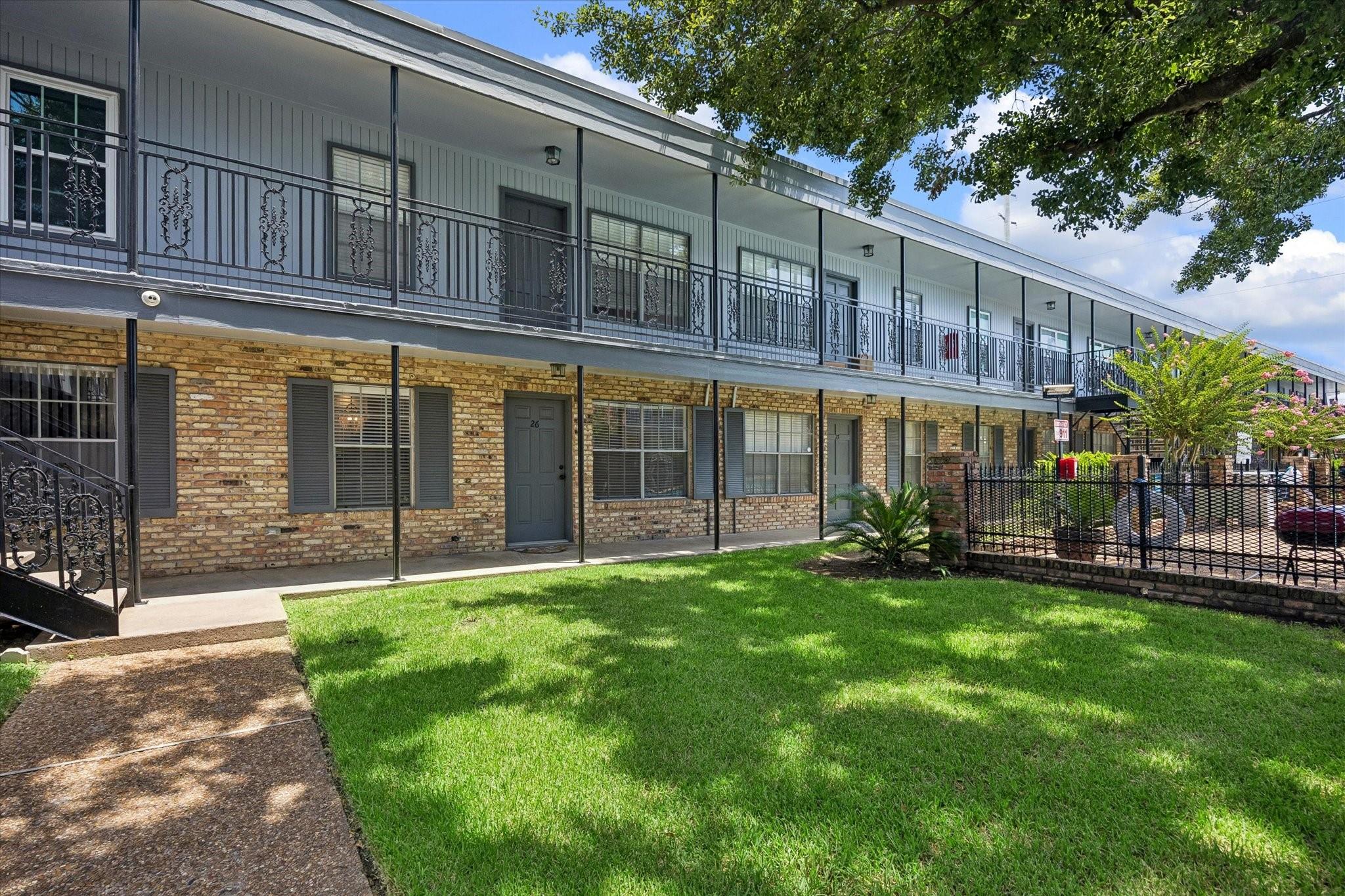 3131 Southwest Freeway #C26 — photo