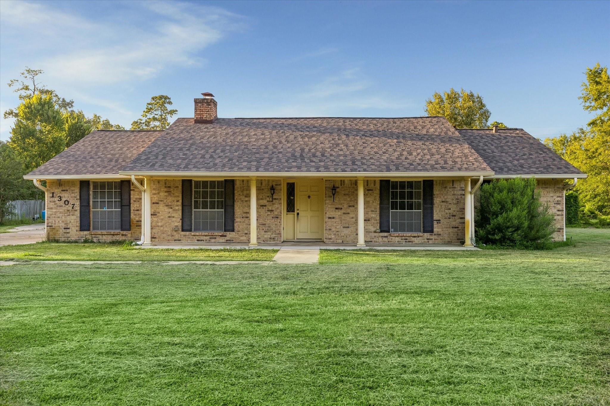 1307 Southern Hills Road — photo