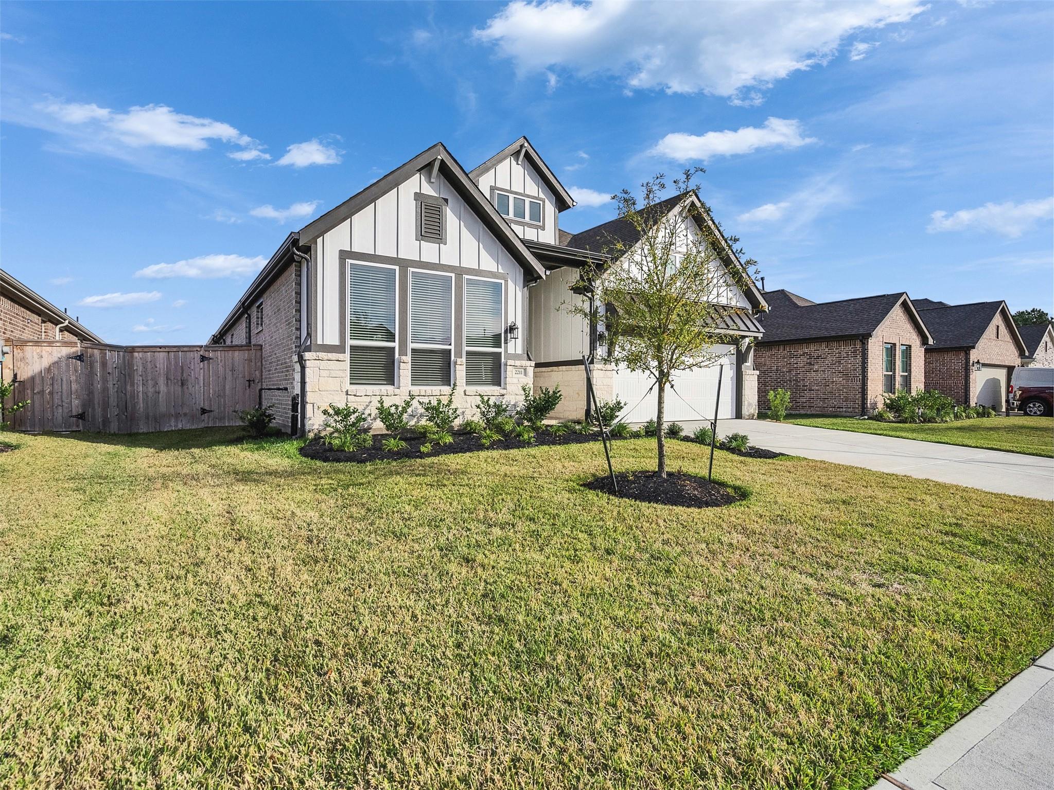 2211 Cherry Bridge Lane — photo