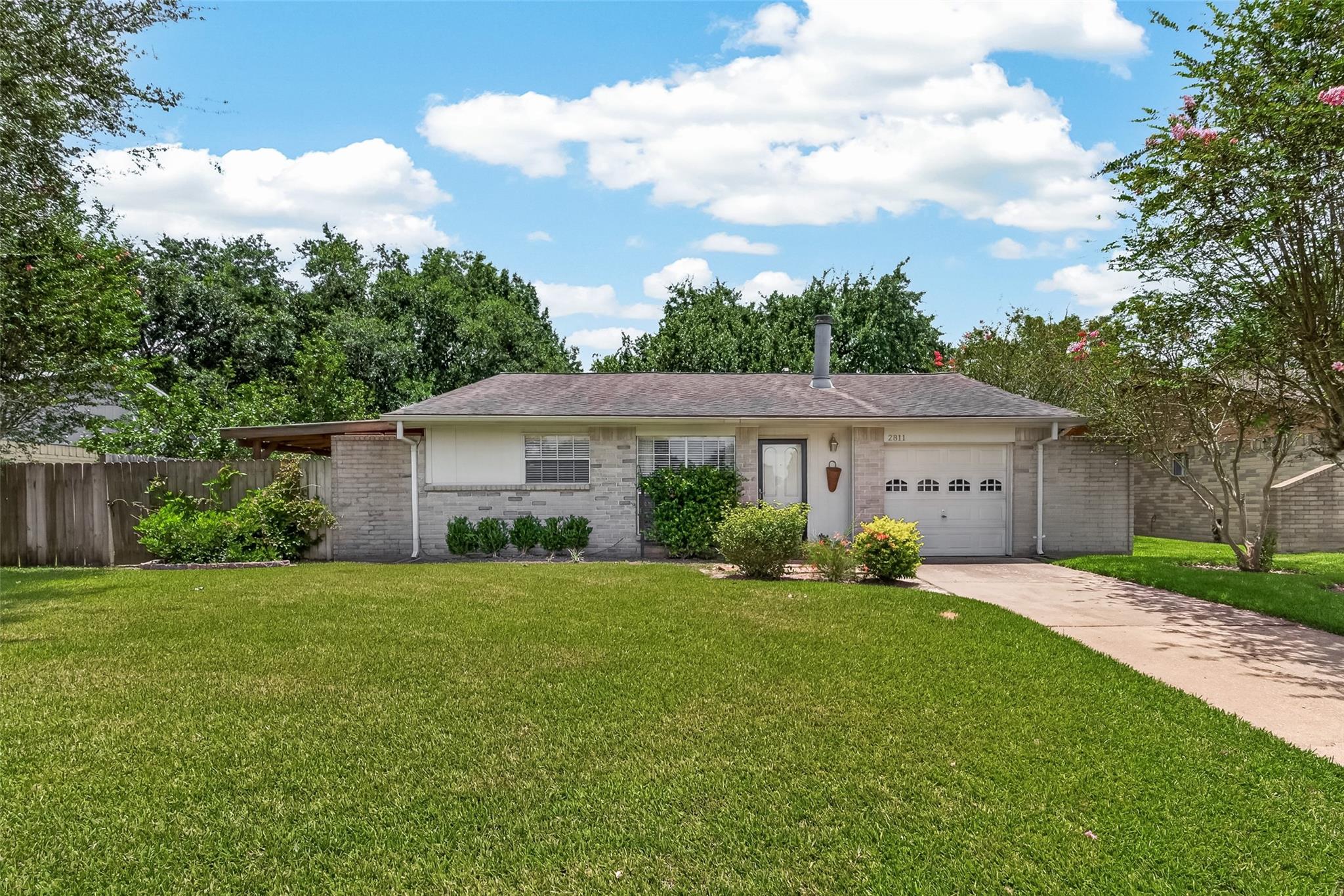 2811 Pheasant Creek Drive — photo