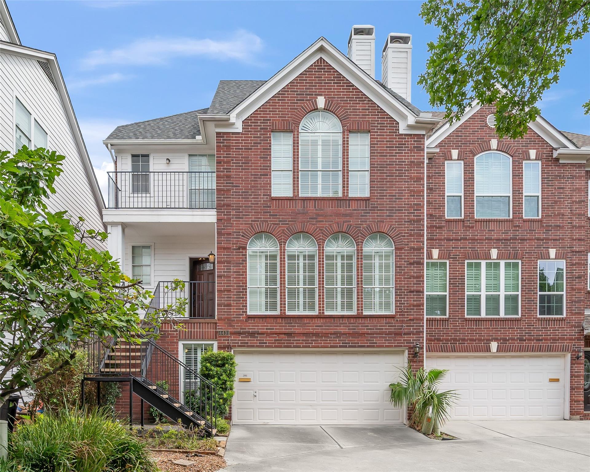 4431 Castle Court — photo