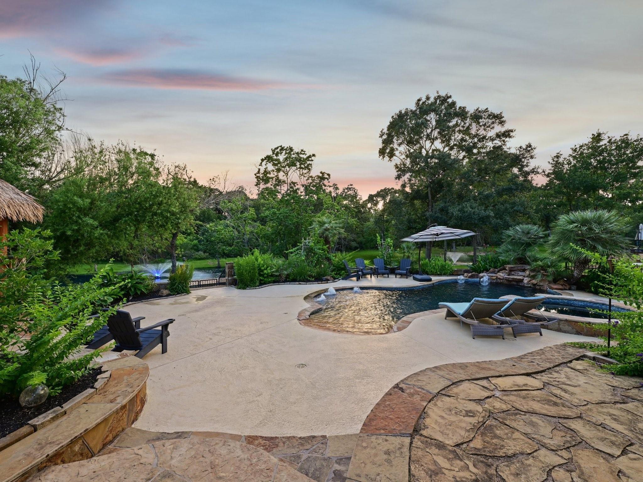 2037 Lakeside Drive — photo
