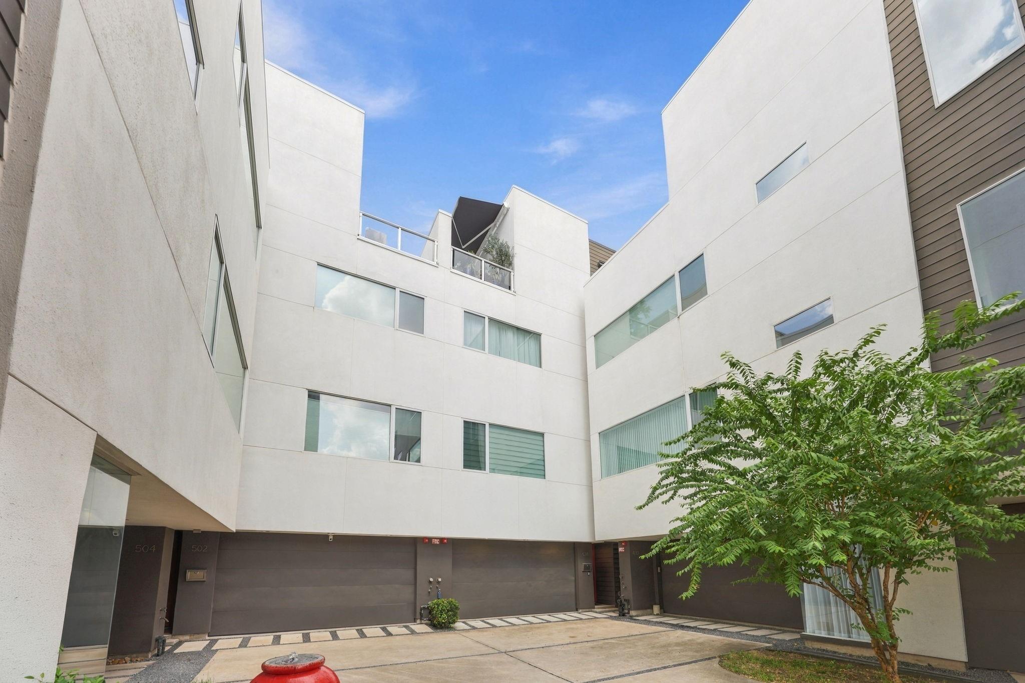 434 W Bell Street — photo