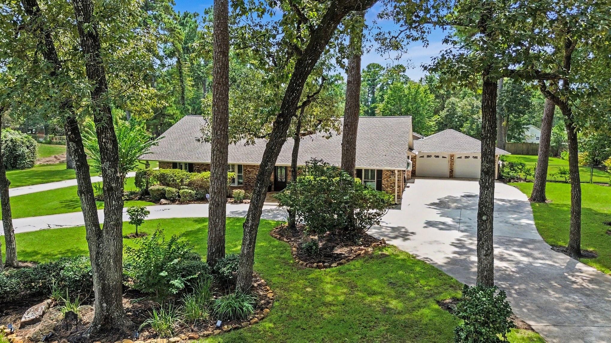 1310 Sycamore Lane — photo