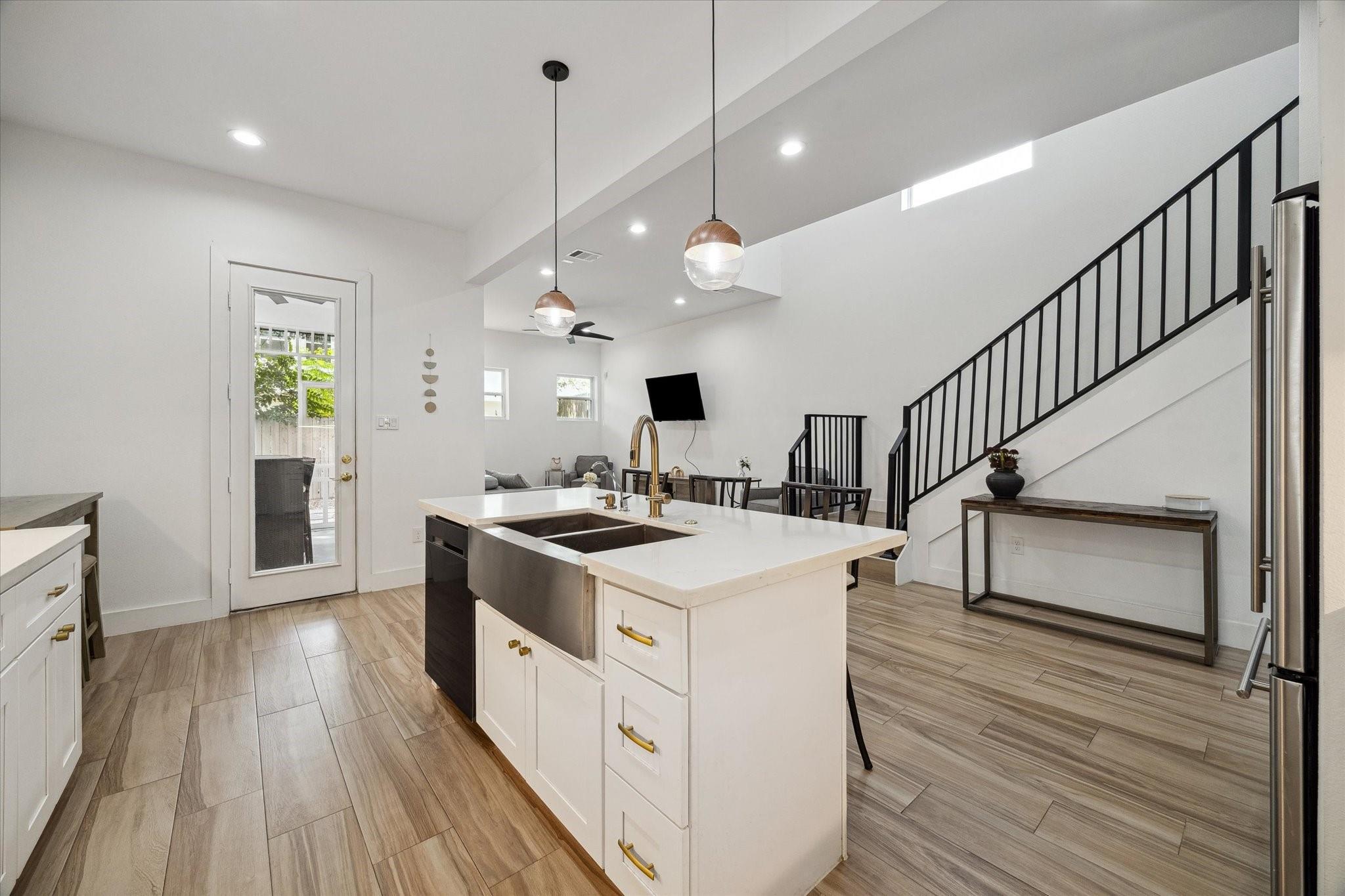 5021 Creekmont Drive — photo