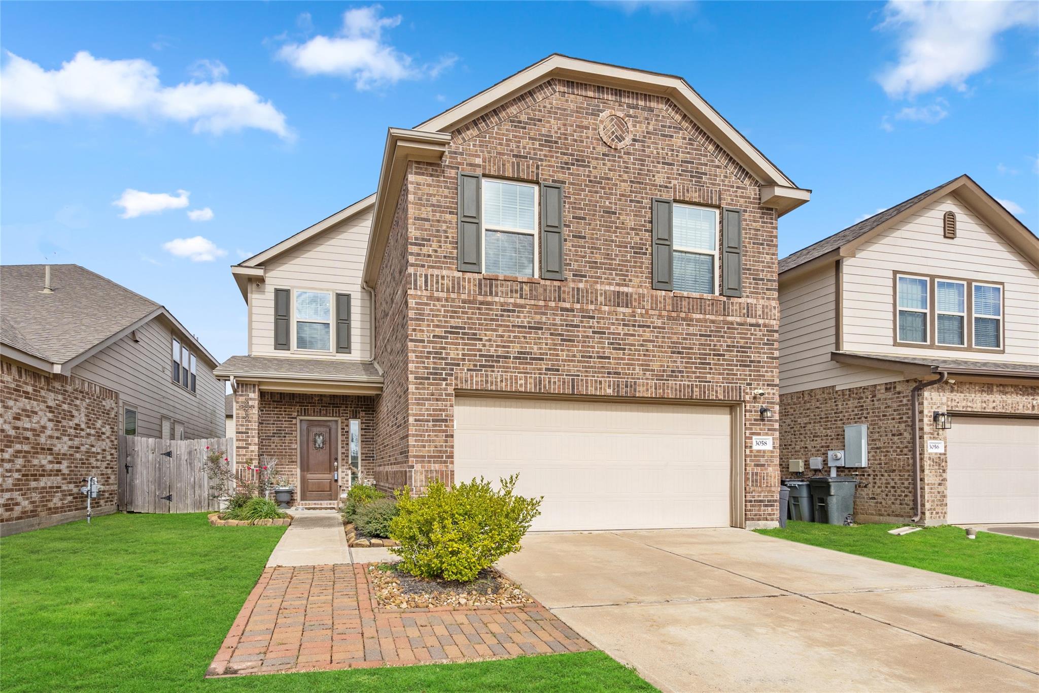 3058 Hawthorne Glen Lane — photo