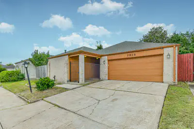 7815 Duffield Lane — photo